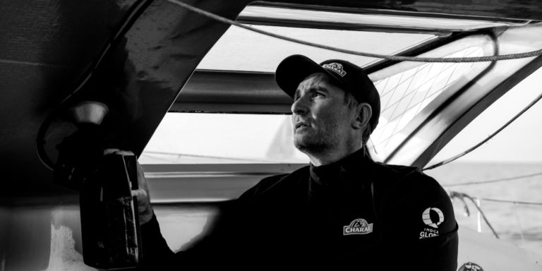 Jeremie Beyou est un coureur hors-pair sur le Vendée Globe, la Transat Jacques Vabre, la Route du Rhum et bien sûr la Solitaire du Figaro.