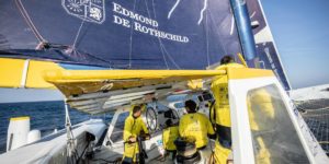 L'équipage du Maxi Edmond de Rothschild prépare le Trophée Jules Verne